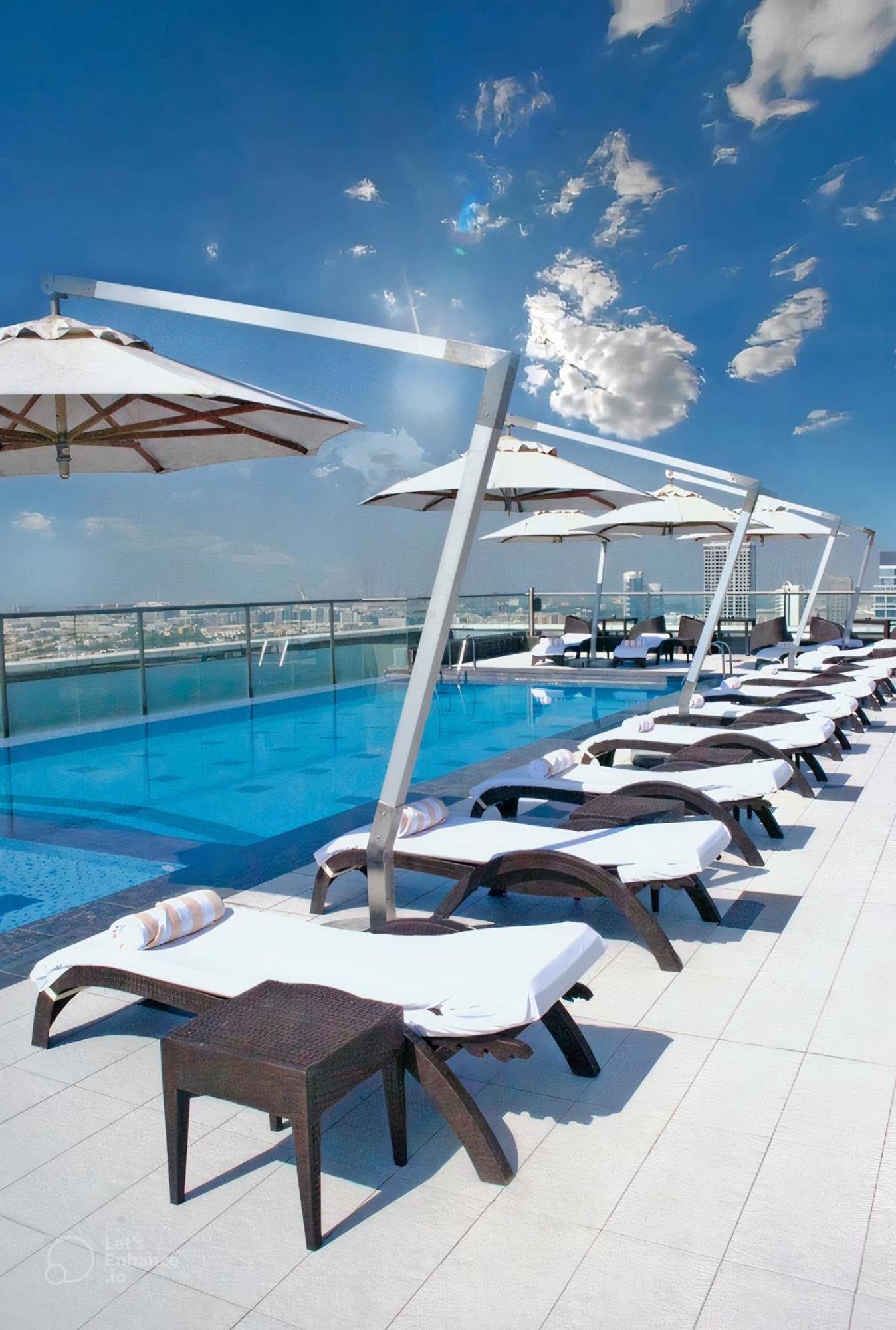 Park Regis Kris Kin Hotel Дубай Екстериор снимка Rooftop pool