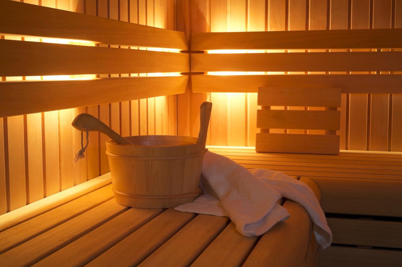 Park Regis Kris Kin Hotel Дубай Екстериор снимка Sauna