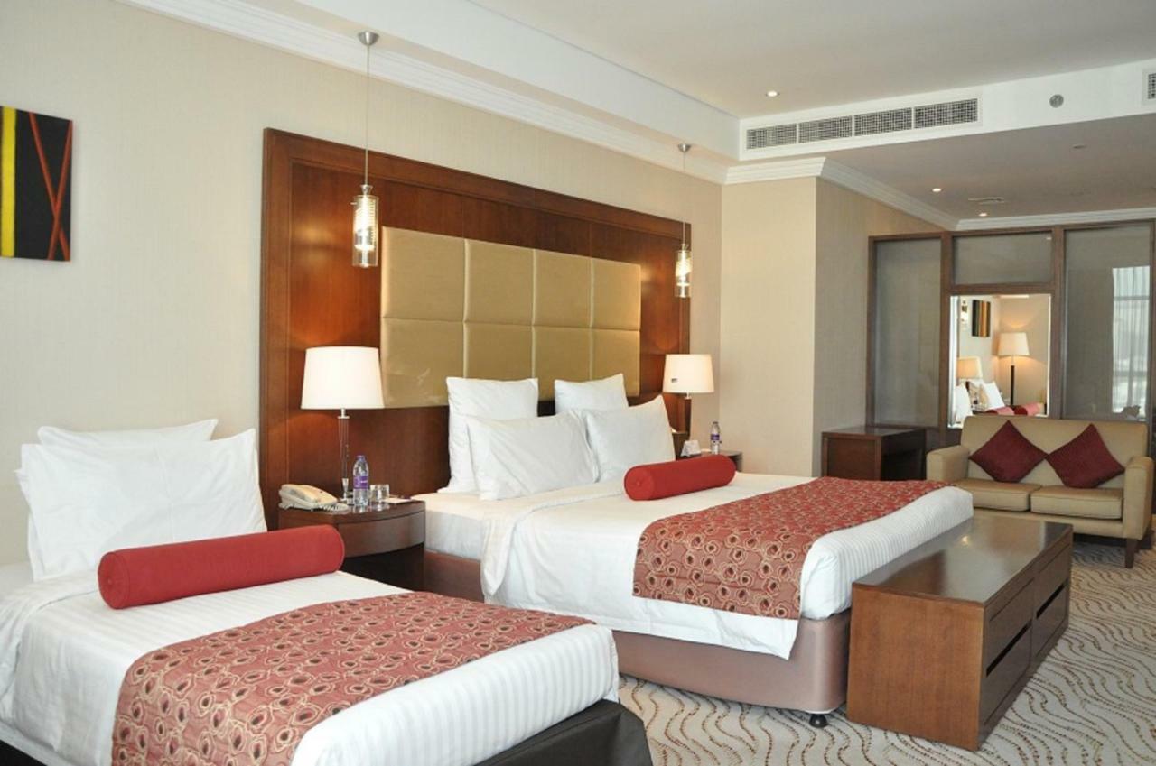 Park Regis Kris Kin Hotel Дубай Екстериор снимка A room at the hotel