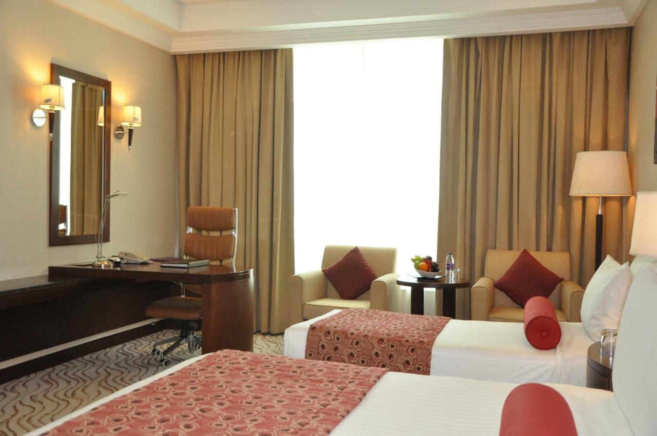 Park Regis Kris Kin Hotel Дубай Екстериор снимка A room at the hotel